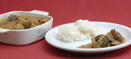 Stuffed Brinjal Curry (Bagare baingan, Nune vankaya Kura) with rice