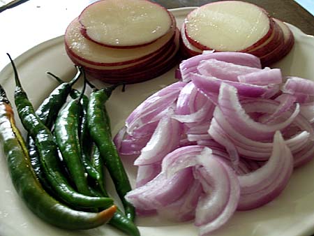 Bajji Platter- Potato Slices, Red Onion slices, Green Chillies slit in the middle
