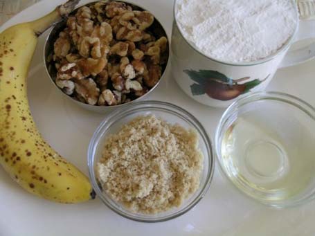 Banana-walnut cake Ingredients
