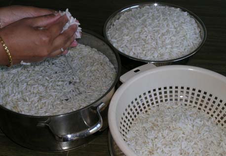 Puffed Rice, Puffed Rice in Water, Removing Puffed rice from water with my hands
