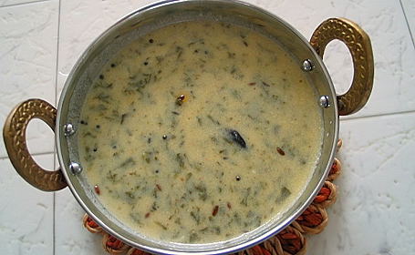 Spinach Kadhi (Taakatli Bhaaji) ~  from Tee of Bhaatukli